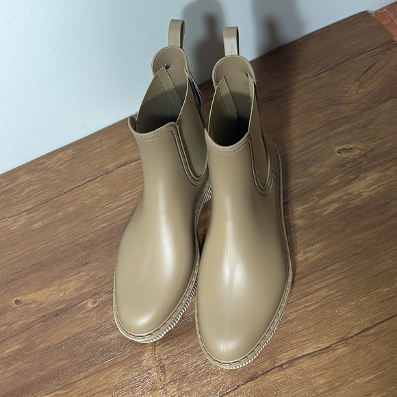 Igor | Round Toe Plain Beige Block Heels PVC Clothing Women’s Rain Boots - Picture 6 of 13